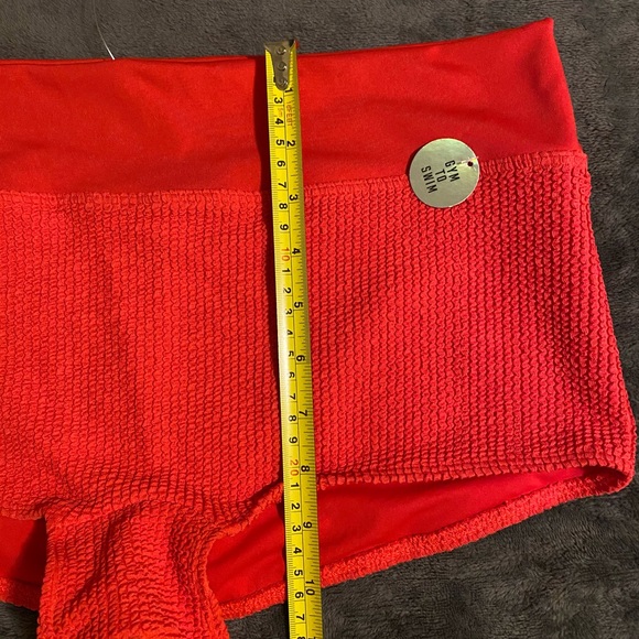 🔥New VS Pink Red Gym to Swim Shortie. NWT. Large. - Picture 6 of 11